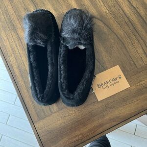 BearPaw Charcoal Furry brand new never morn!
